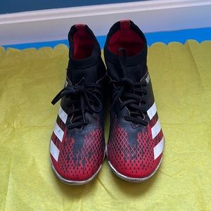 Youth Adidas Predator size 6 indoor cleats
